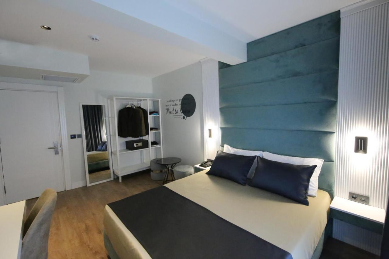 Axu Airport Hotel Arnavutkoy Экстерьер фото A room at the hotel