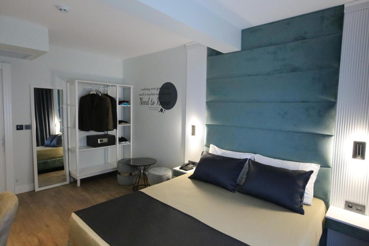 Axu Airport Hotel Arnavutkoy Экстерьер фото A room at the hotel