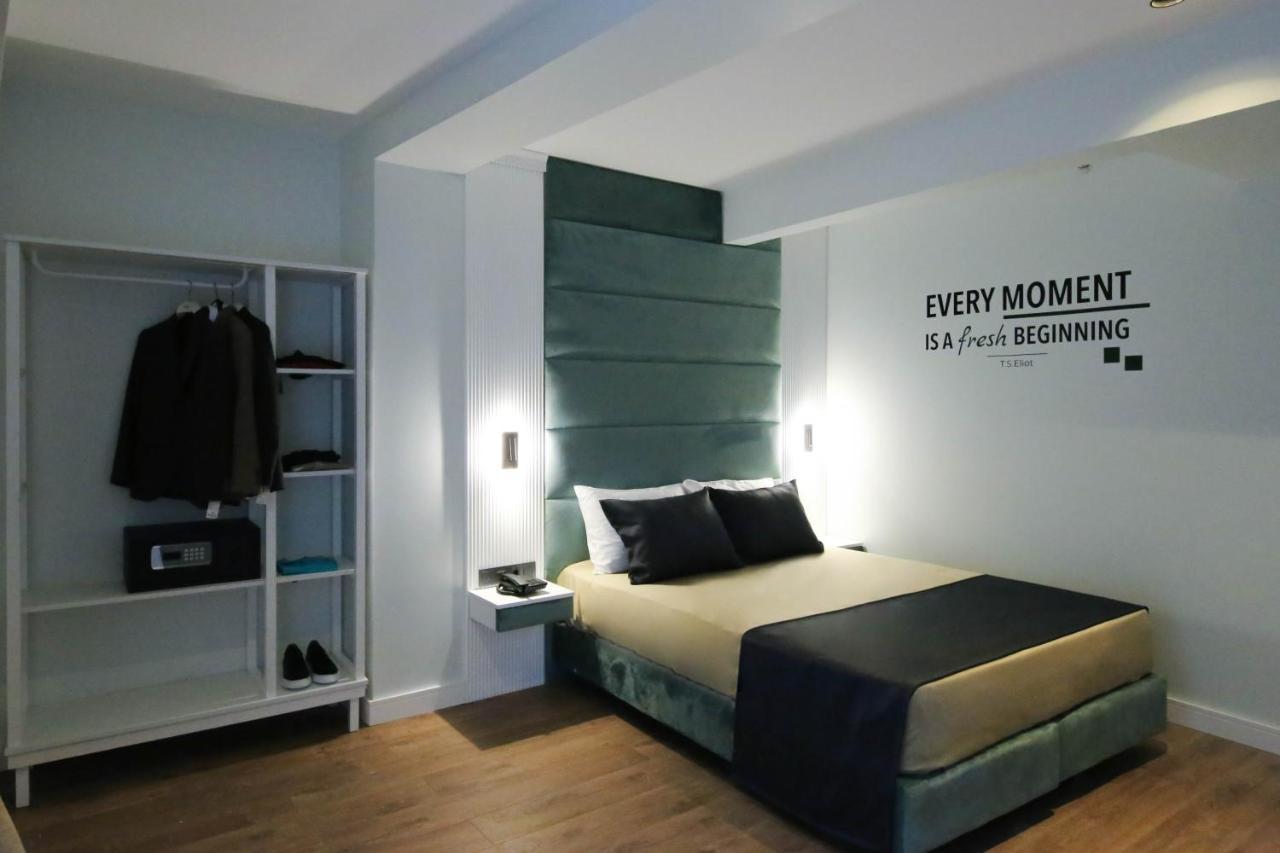 Axu Airport Hotel Arnavutkoy Экстерьер фото A room at the hotel