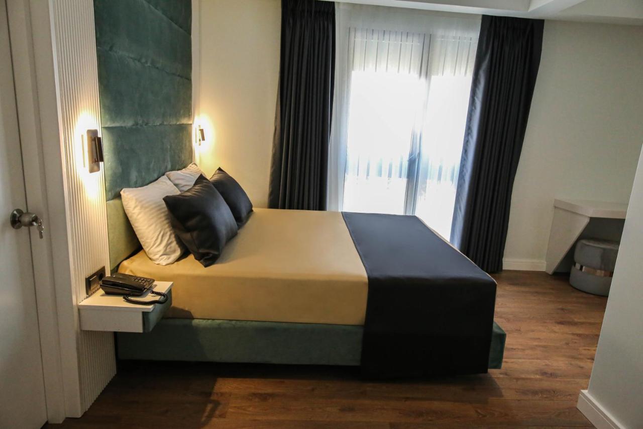 Axu Airport Hotel Arnavutkoy Экстерьер фото A bedroom at the hotel