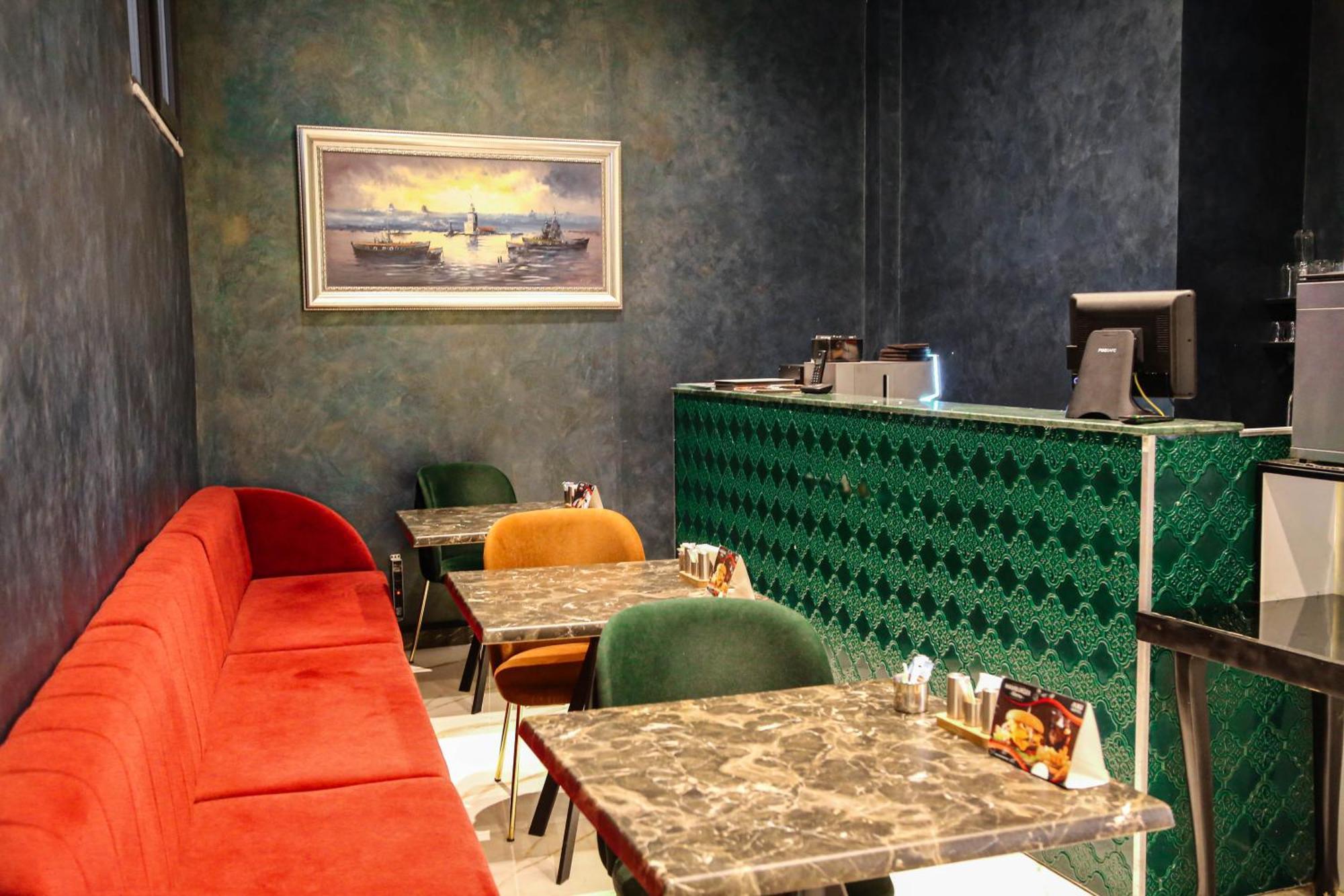 Axu Airport Hotel Arnavutkoy Экстерьер фото Interior of a restaurant in the city of Tehran